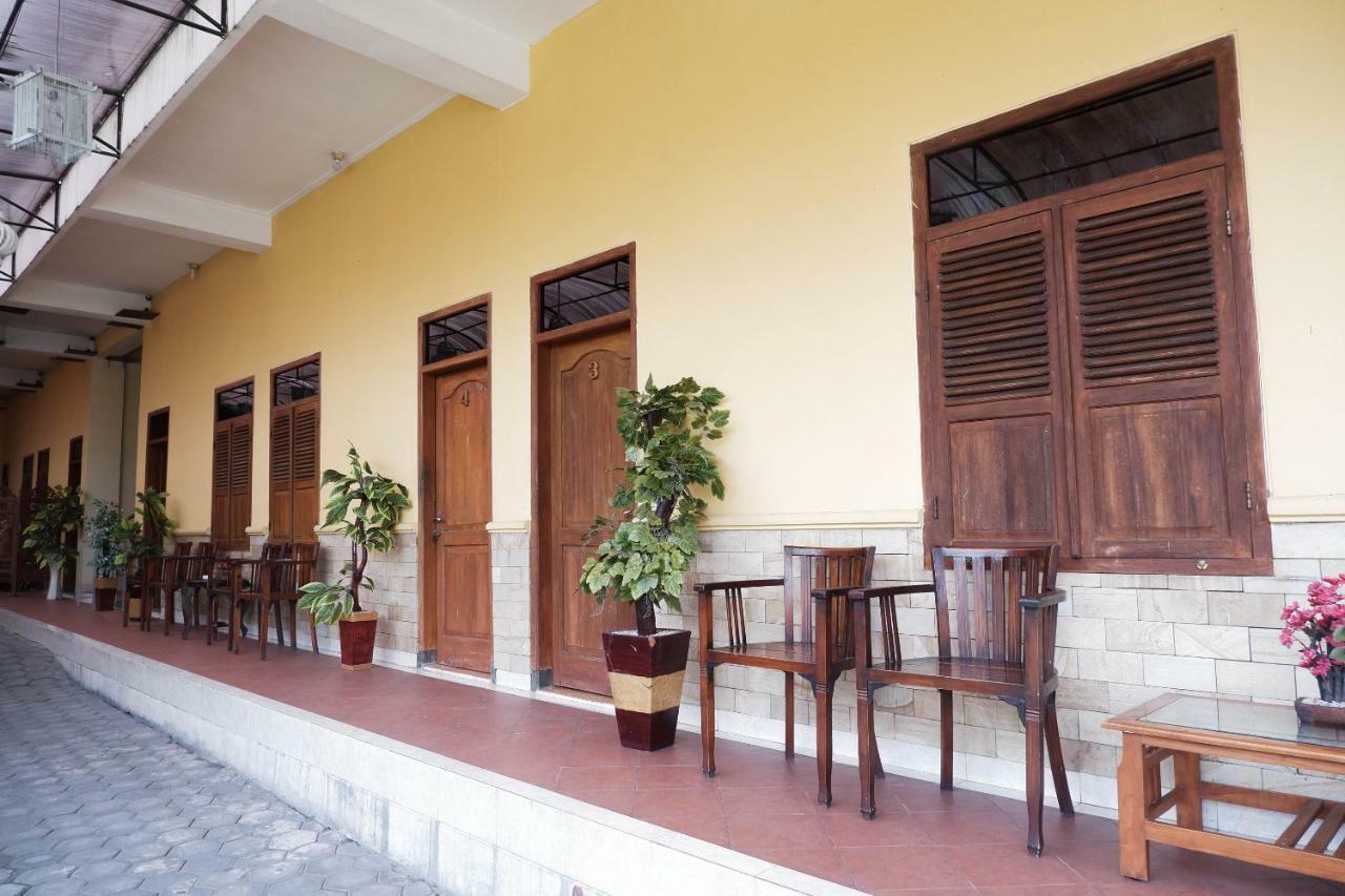 Oyo 405 Wisma Yosoputro Tanjungtirto Экстерьер фото